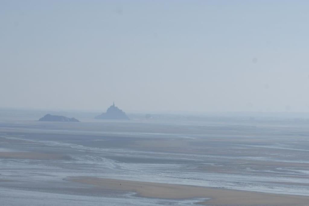 Maison Vue Sur Le Mont Saint Michel Et Sa Baie Champeaux Exterior foto