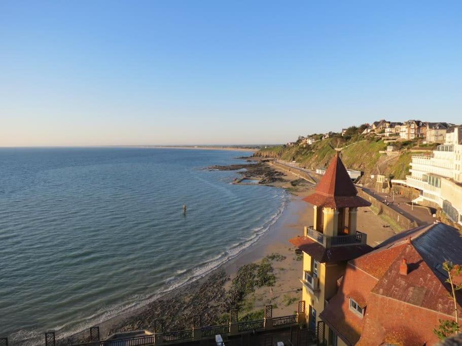 Maison Vue Sur Le Mont Saint Michel Et Sa Baie Champeaux Exterior foto